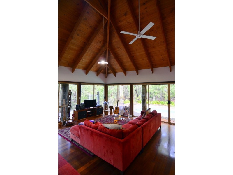 945 Martin Road, Mundaring WA 6073