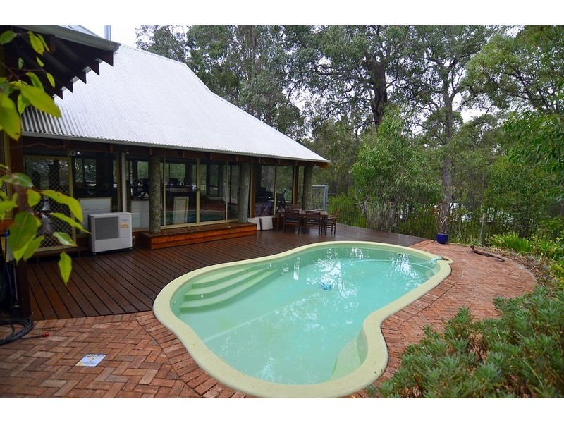 945 Martin Road, Mundaring WA 6073