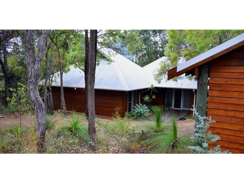 945 Martin Road, Mundaring WA 6073