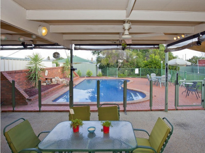 449 Hall Avenue, Lavington NSW 2641