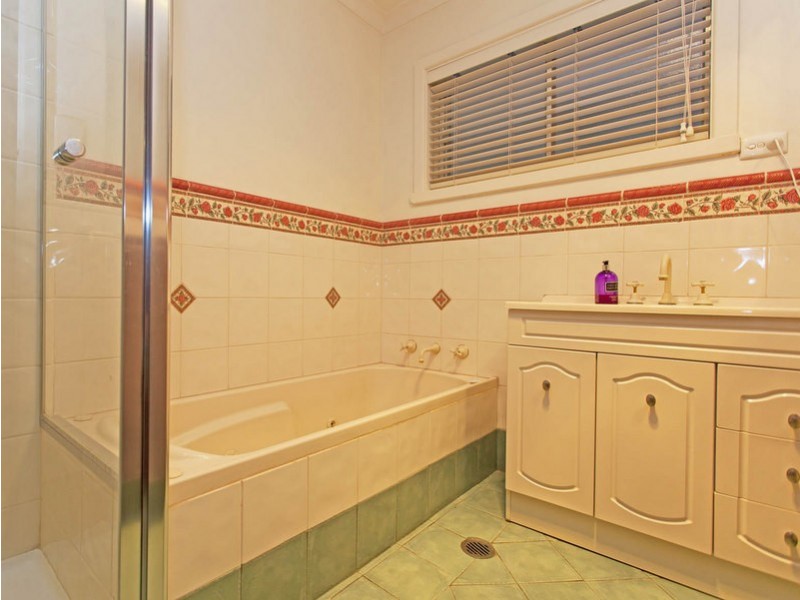 449 Hall Avenue, Lavington NSW 2641