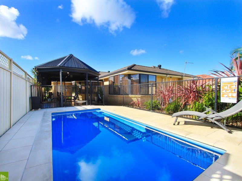 24 Felix Avenue, Horsley NSW 2530