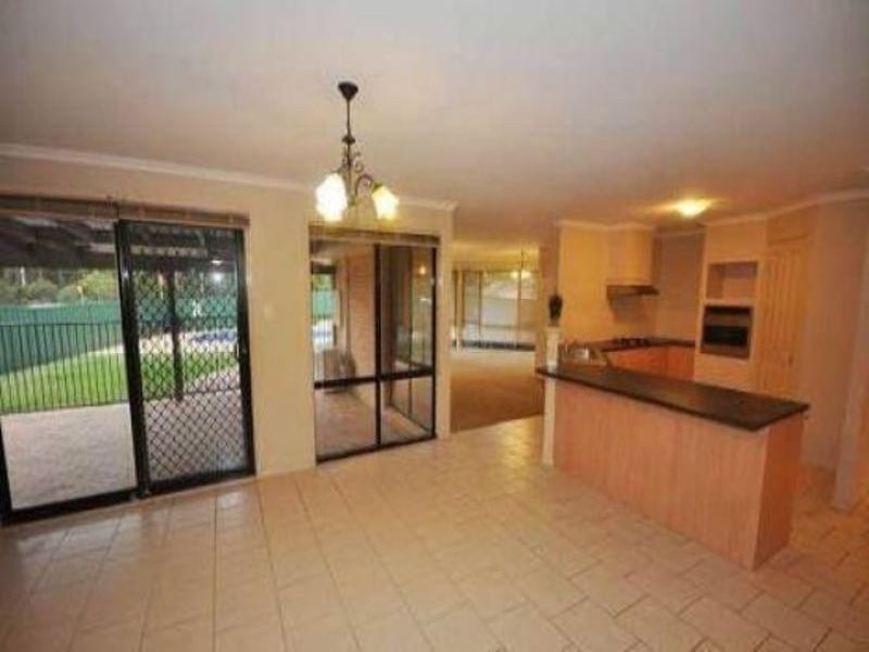 9 Churnwood drive, Fletcher NSW 2287