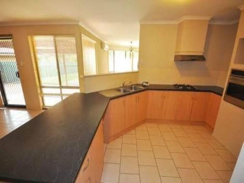 9 Churnwood drive, Fletcher NSW 2287