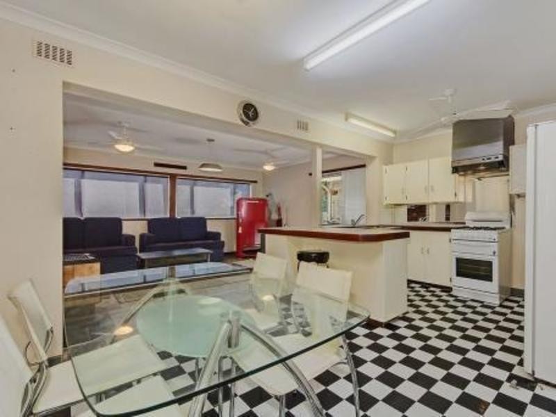 11 Pelham Street, Armadale WA 6112