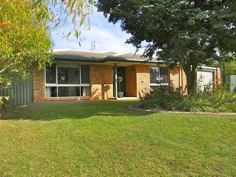 33 Railway Parade, Glass House Mountains QLD 4518