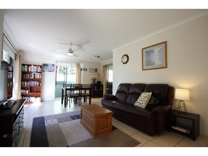 33 Railway Parade, Glass House Mountains QLD 4518