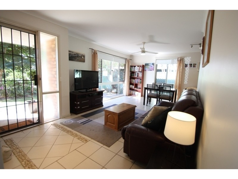 33 Railway Parade, Glass House Mountains QLD 4518