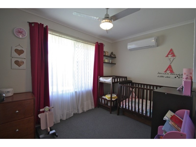 33 Railway Parade, Glass House Mountains QLD 4518