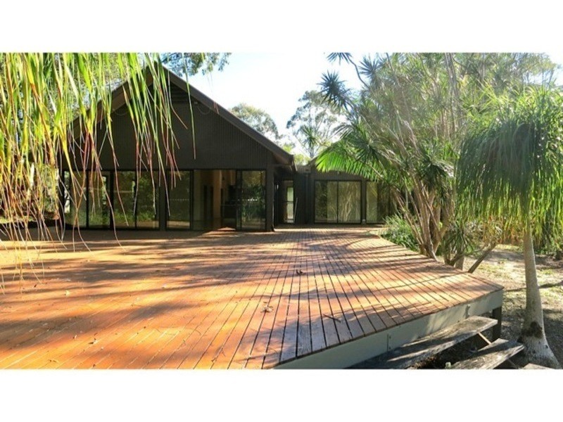 25 Hardy Avenue, Ocean Shores NSW 2483