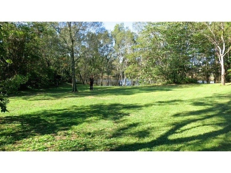 25 Hardy Avenue, Ocean Shores NSW 2483