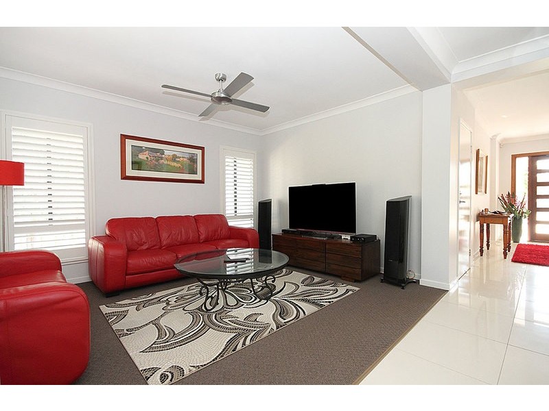 20A Princeton Street, Kenmore QLD 4069