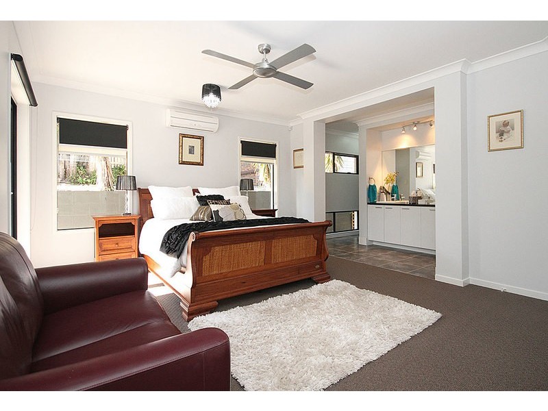 20A Princeton Street, Kenmore QLD 4069