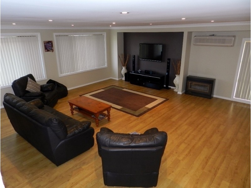 70 Huxley Drive, Horsley NSW 2530