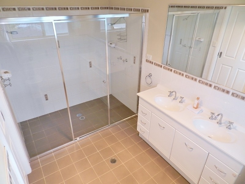 70 Huxley Drive, Horsley NSW 2530