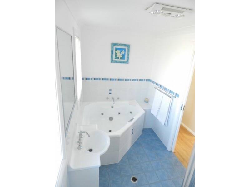 70 Huxley Drive, Horsley NSW 2530