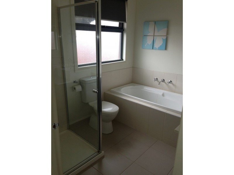 2/3 Howard Court, Glenroy VIC 3046