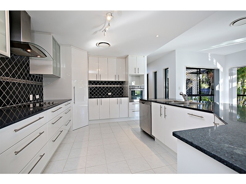 1 Pembroke Crescent, Sippy Downs QLD 4556