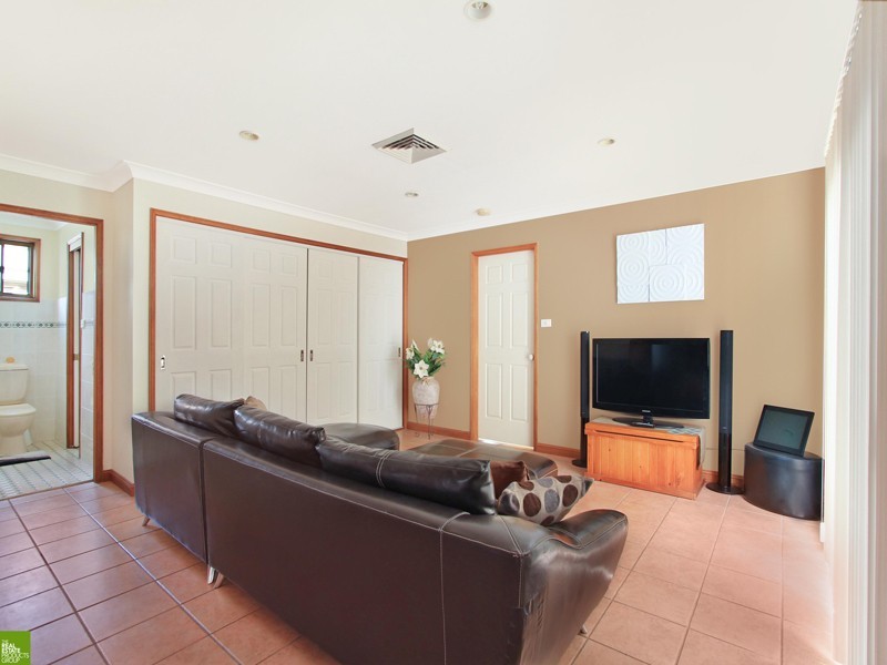 23 Minda Crescent, Oak Flats NSW 2529