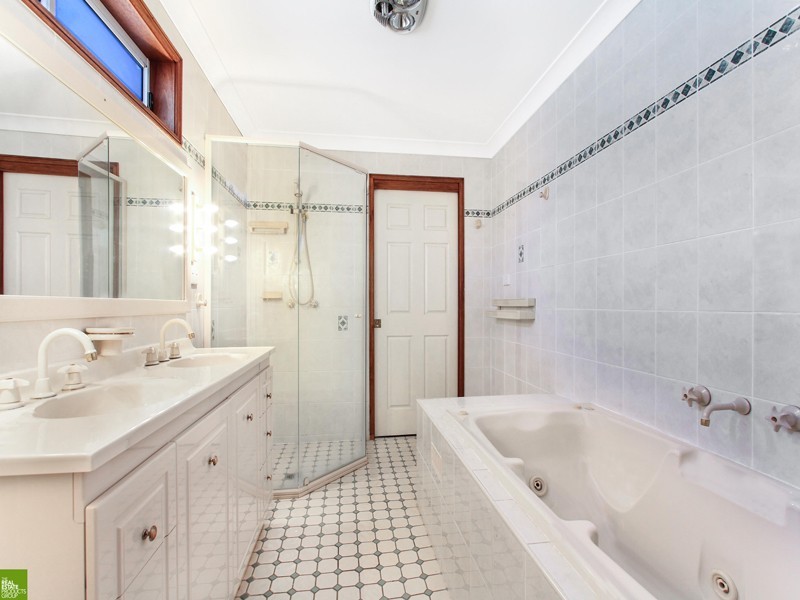 23 Minda Crescent, Oak Flats NSW 2529