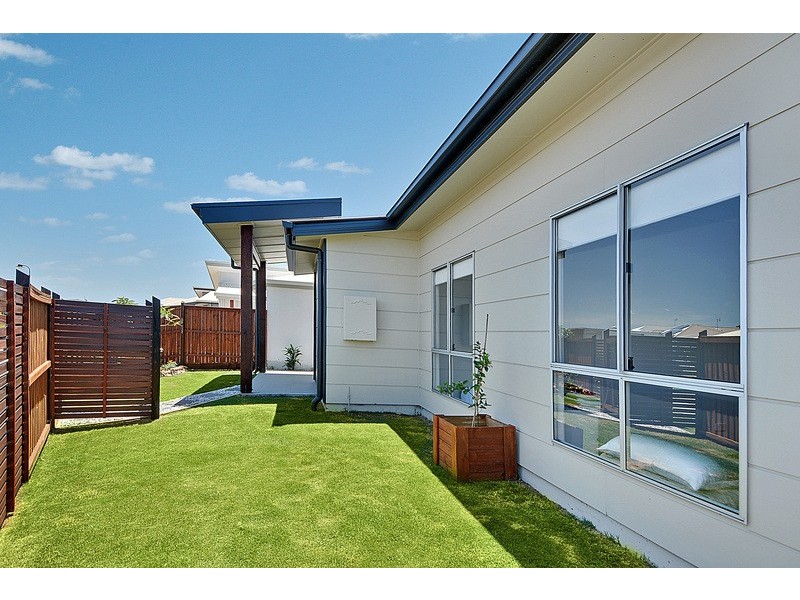 32 Foxtail Circuit, Mountain Creek QLD 4557