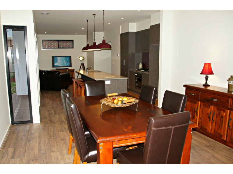 3/54 Stephen St, Gisborne VIC 3437