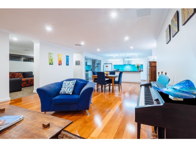 59 Peregrine Circle, Beeliar WA 6164