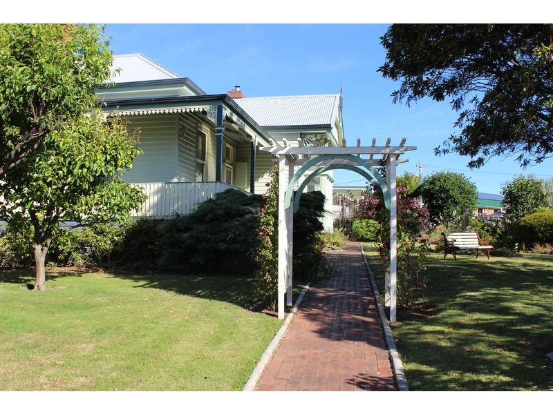 2 Main Street, Ulverstone TAS 7315