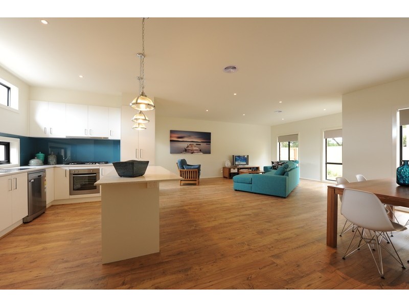 1/54 Stephen Street, Gisborne VIC 3437