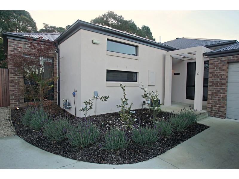 1/54 Stephen Street, Gisborne VIC 3437