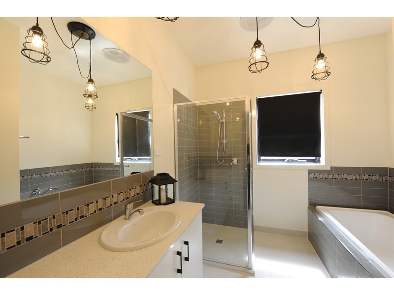 1/54 Stephen Street, Gisborne VIC 3437