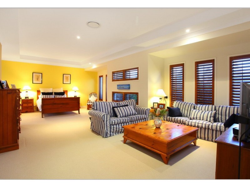 29 Lagoon park drive, Maudsland QLD 4210