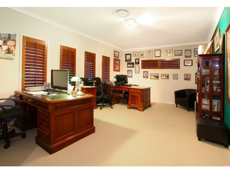 29 Lagoon park drive, Maudsland QLD 4210