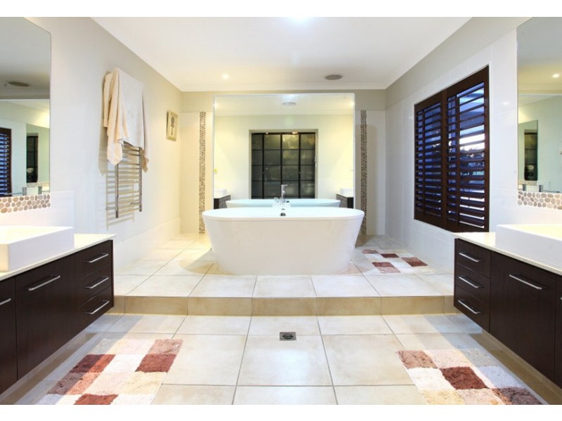 29 Lagoon park drive, Maudsland QLD 4210