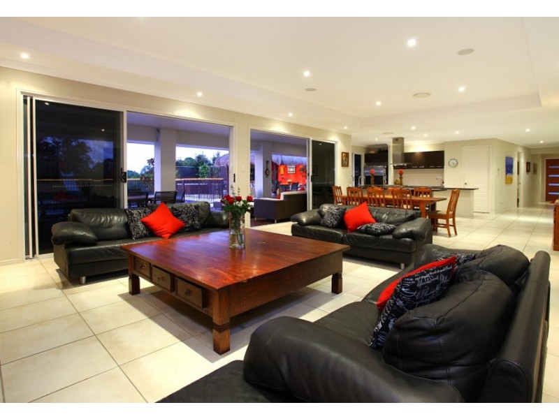 29 Lagoon park drive, Maudsland QLD 4210