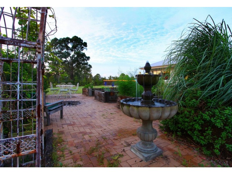 29 Lagoon park drive, Maudsland QLD 4210