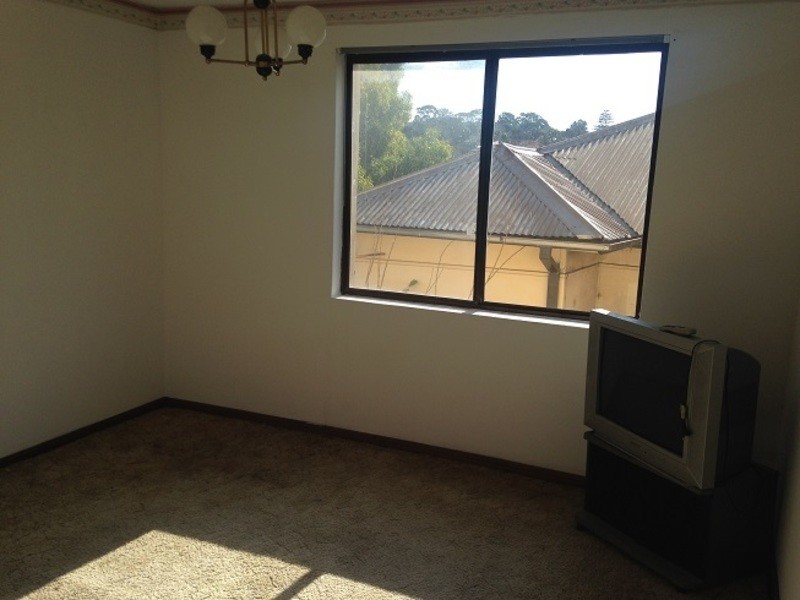 142 Lake Ave, Cringila NSW 2502