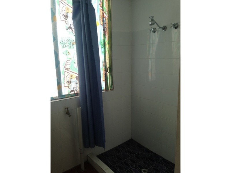 142 Lake Ave, Cringila NSW 2502