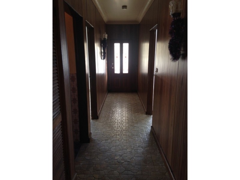 142 Lake Ave, Cringila NSW 2502