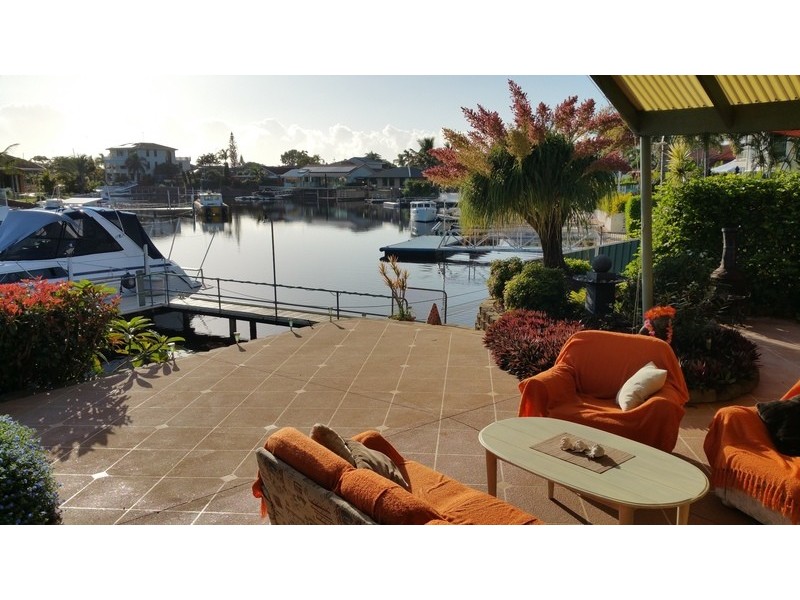 235 Morala Avenue, Runaway Bay QLD 4216