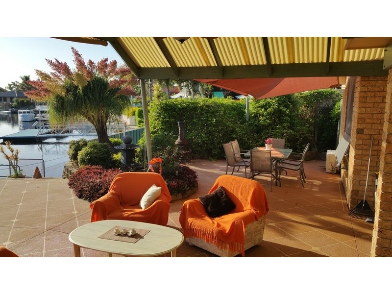 235 Morala Avenue, Runaway Bay QLD 4216