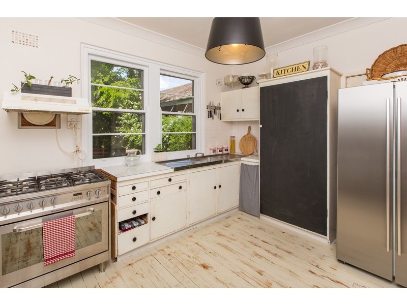 70 The Esplanade, Wagga Wagga NSW 2650
