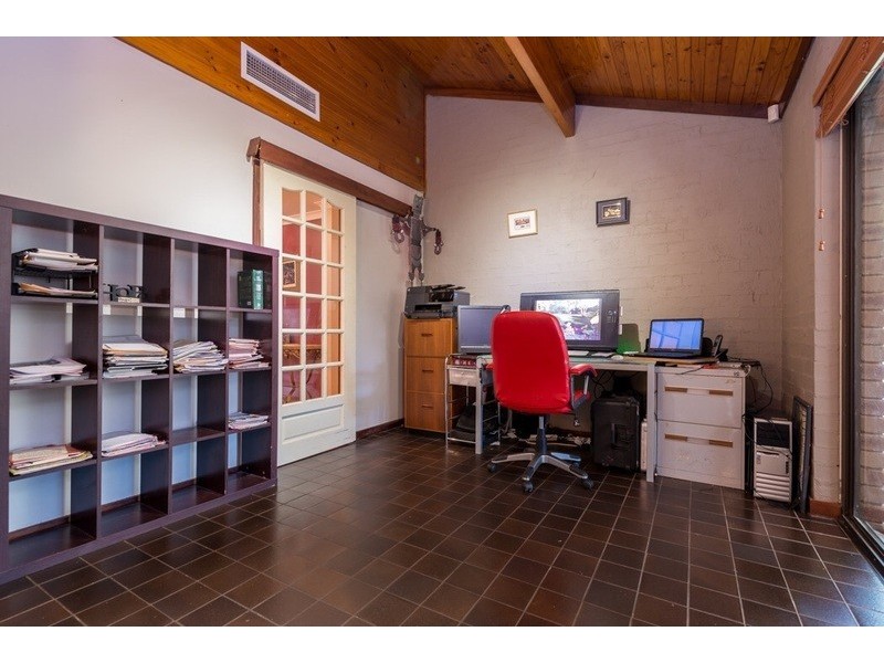 91 Regency Drive, Thornlie WA 6108