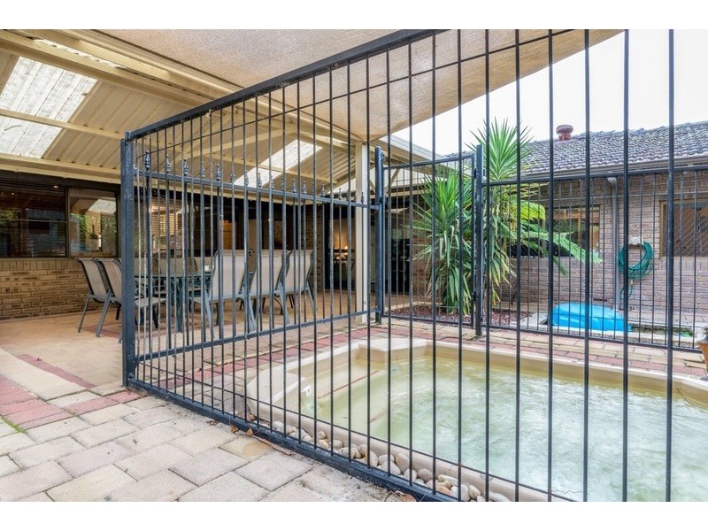 91 Regency Drive, Thornlie WA 6108