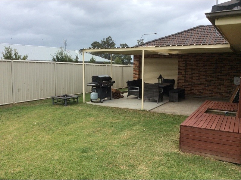 11 Hannah Place, Worrigee NSW 2540