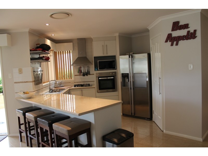 4 Stanley Close, Bolwarra Heights NSW 2320