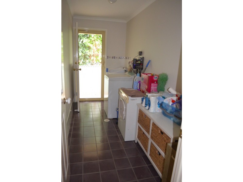 4 Stanley Close, Bolwarra Heights NSW 2320