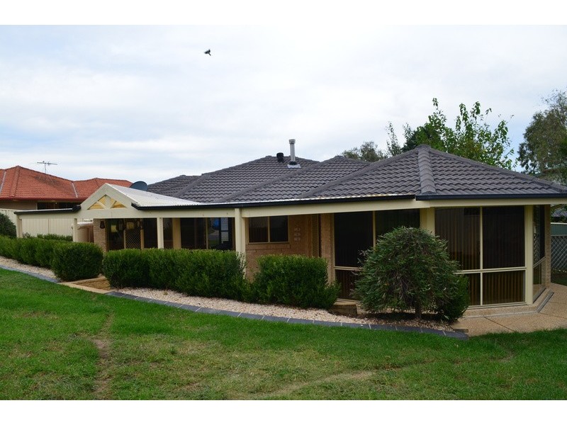 4 Stanley Close, Bolwarra Heights NSW 2320