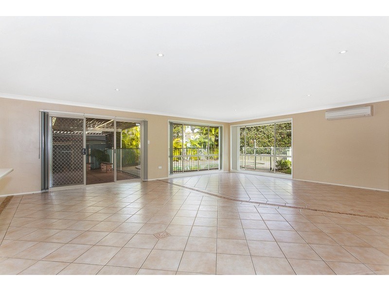 4 Heathfield Rd, Kanwal NSW 2259