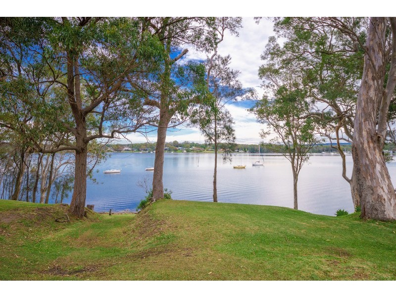 2 Bulgonia Road, Brightwaters NSW 2264